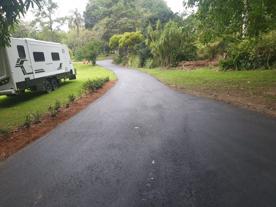 Coffs Asphalt Pic 1 - Completed Asphalt driveway