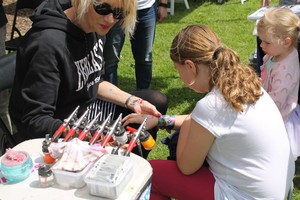 Cynste Temporary Airbrush Tattoos and Face Painting Pic 2