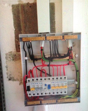 Cosmic Co Elelctrical & Airconditioning Pic 2 - Switchboard upgrade