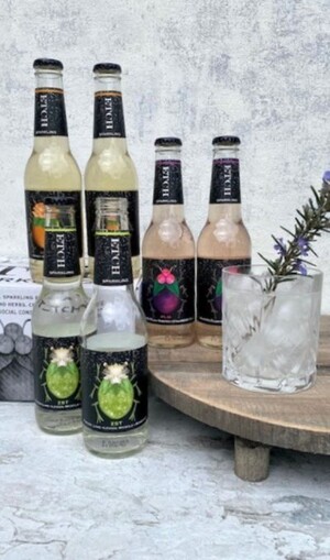 Native & Natural Pic 5 - SPARKLING ALCOHOL FREE BEVERAGES THAT CELEBRATE AUSTRALIAN NATIVE INGREDIENT