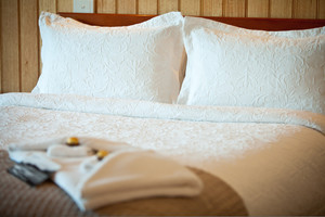 Coastal View Cabins Pic 3 - Luxurious bed linen in each cabin