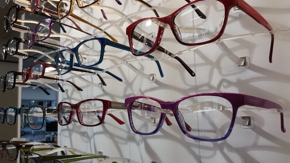 Total Eyecare Optometrists, Your Tasmanian Owned Centre for World Class Eyecare with 9 Hobart Locati Pic 1 - Loads of colourful quality frames here