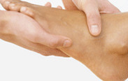 Yvonne Fowler Physio Pic 5 - Hands on Treatment in Rockdale Atkinsons Physiotherapy Rockdale