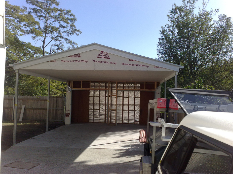 Glenn Walker Carpentry Contractor Pic 1 - Freestanding double garage