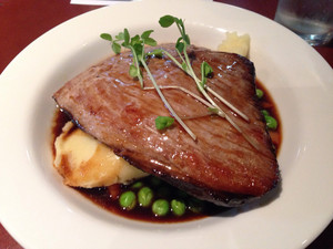 Crown Lift Trucks Pic 5 - Roast beef with mash peas and red wine jus