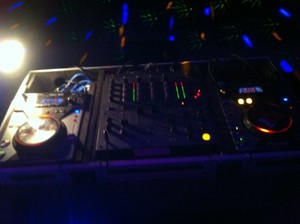 Skillecta Mobile DJ Hire Pic 4