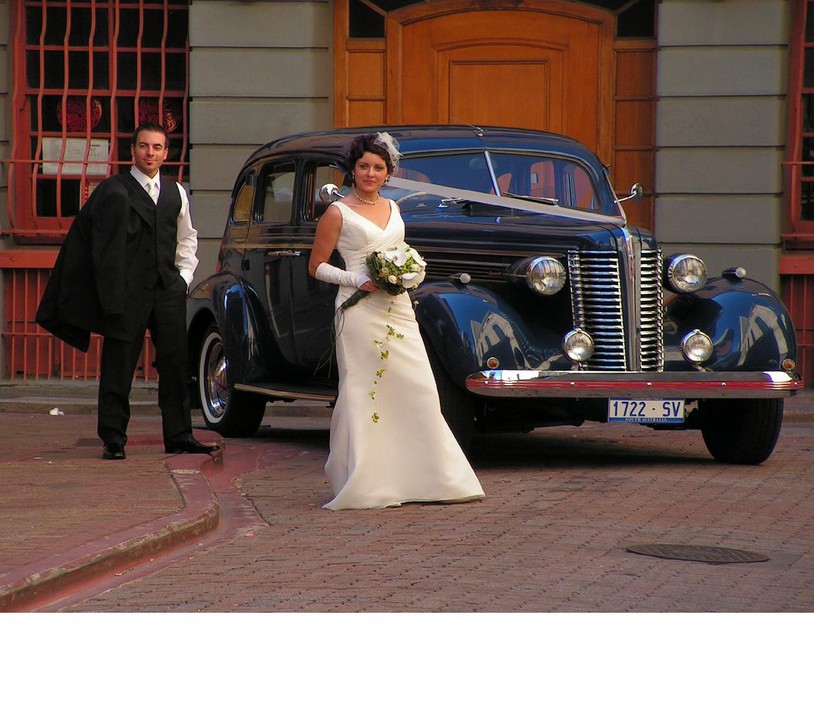 Chauffeured 30's Classics Pic 1 - a buick bride has a truly classic wedding