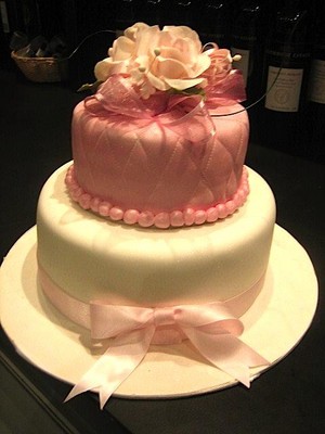 About My Cakes & Sugar Art Pic 2 - wedding cake 1