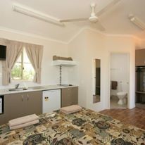 Channel Country Tourist Park & Spas Pic 2 - Comfortable modern aircon ensuite cabins