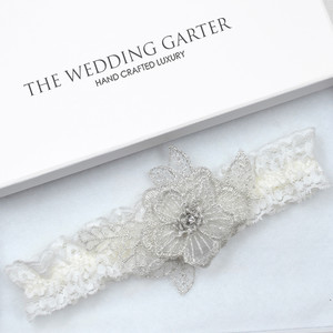 The Wedding Garter Pic 3 - cream lace wedding garter