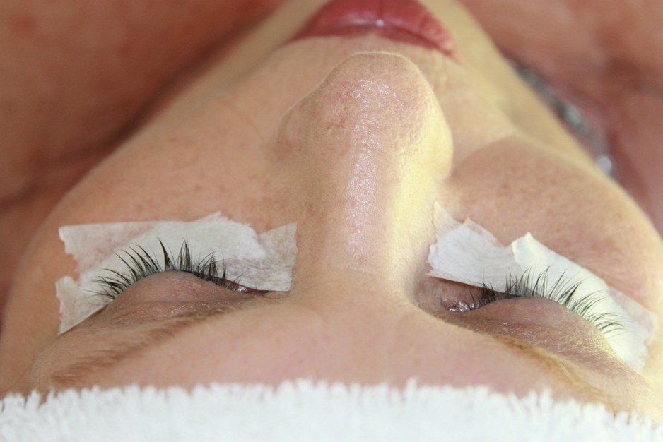 Eyelash Extensions L Pic 1