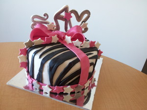 Luxxe Cakes Pic 4