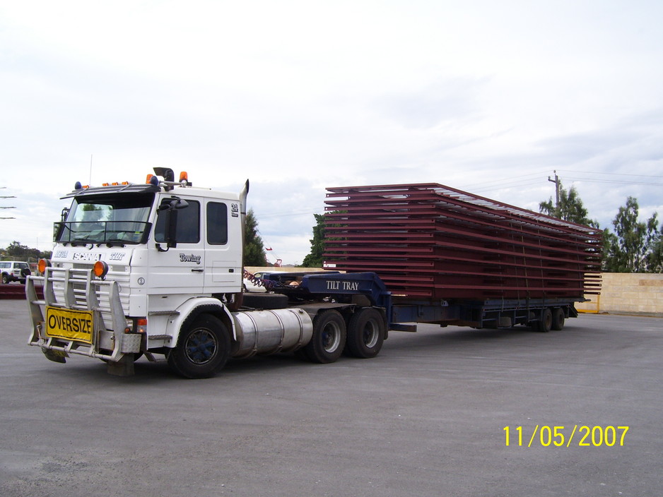 M R Kirby Hiab & Logistics Pic 1 - large loads