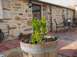 Cobblers Cottage Pic 3 - Cottage Rear