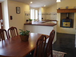 Cobblers Cottage Pic 2 - DiningKitchen