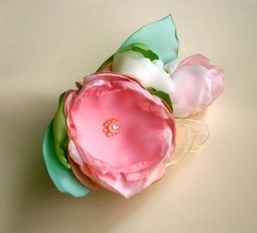 Fling handcrafted fabric flowers Pic 1 - So soft so pretty In satin chiffon and organza On an aligator hair clip