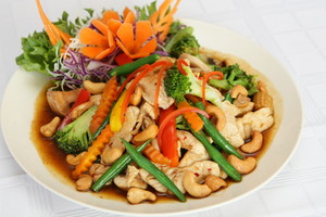 Thai On Wok Pic 5 - Stirfried Chicken with Cashew Nuts