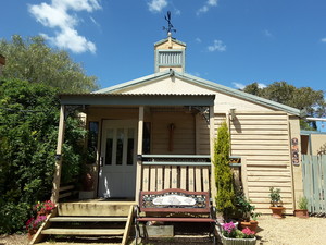 A La Folly B&B Pic 2 - The entranceveranda with table and chairs