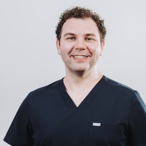 Hello Dental Pic 4 - Dr Adam Karsz