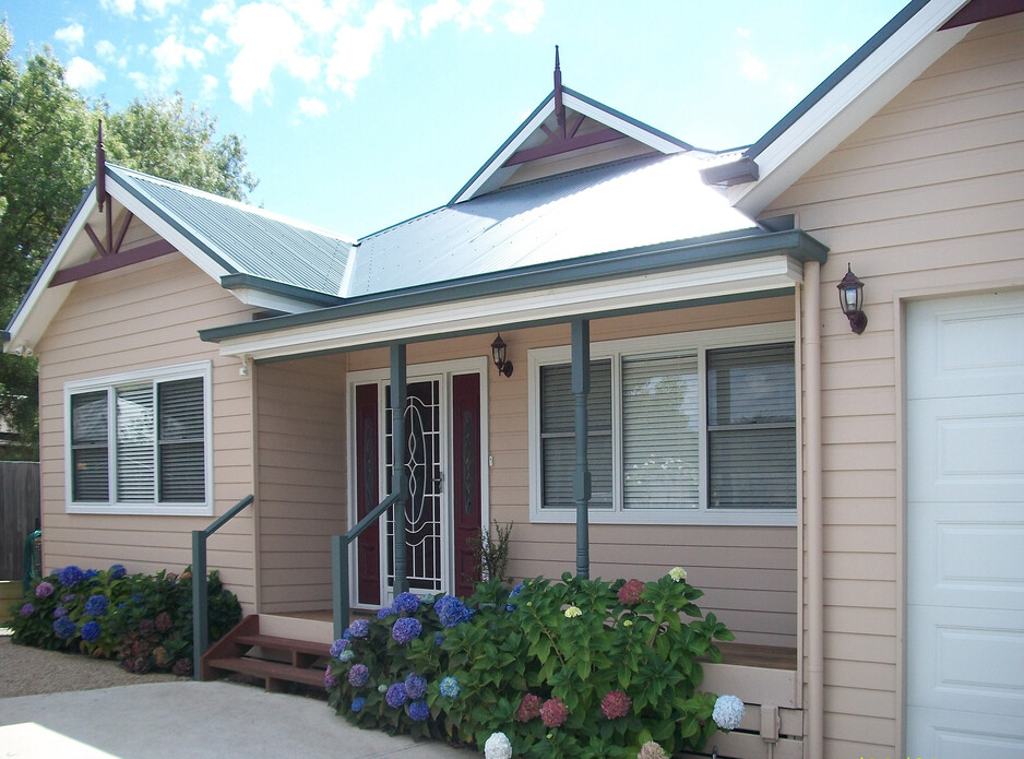 Construction By Law Pty Ltd Pic 1 - Designed by Farm Houses of Australia Built by Construction By Law Bittern Cottage