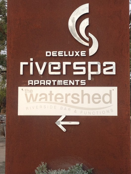 Deeluxe Riverspa Apartments Pic 1