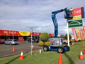 Hessel Kaan Signs & Neon Pic 5 - Pylon sign Wollongong