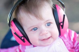 bebe&me Pic 5 - Banz Kids Babies Hearing Protection Earmuffs 25 to fit from 2mo 10yo