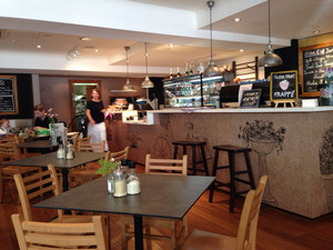 Franc's Cafe & Bar Pic 3