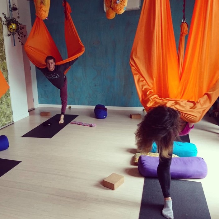 Invert You Pic 1 - Tailored aerial yoga sessions are the ultimate way to take the weight off your shoulders gain a new perspective