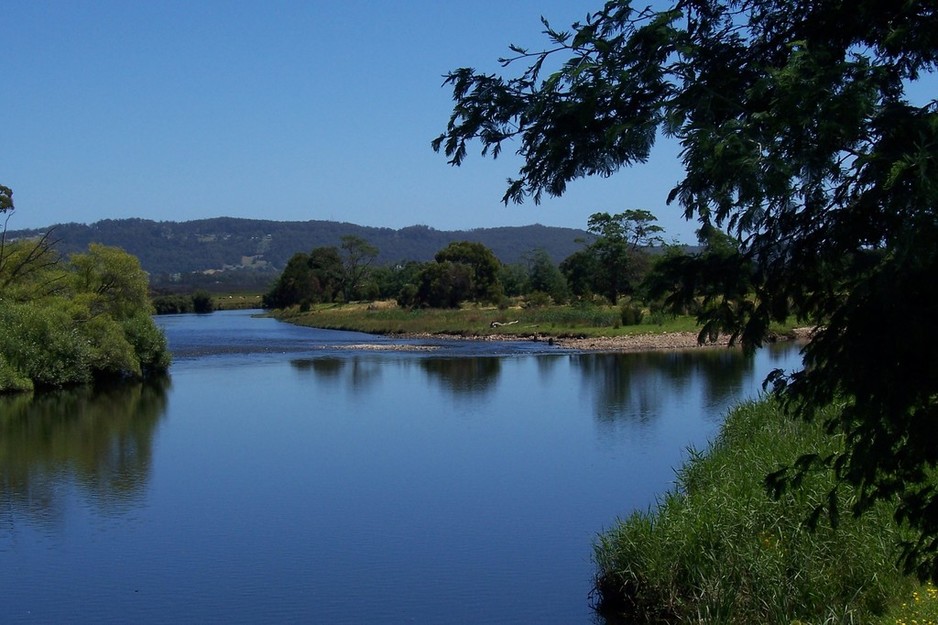 Tasmanian Backpacker Pic 1 - Mersey River