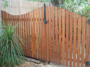 Flanagan's Handyman Services Pic 4 - hardwood pool fencing