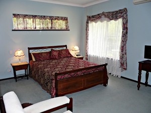 Country Charm Retreat B&B Pic 4 - Guest bedroom 3