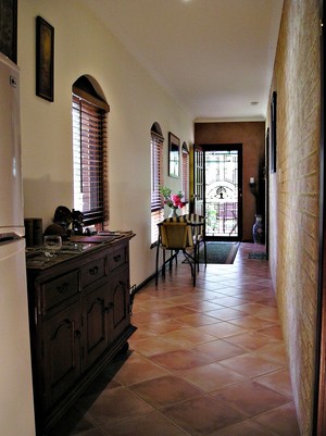 Country Charm Retreat B&B Pic 3 - Guest Hallway