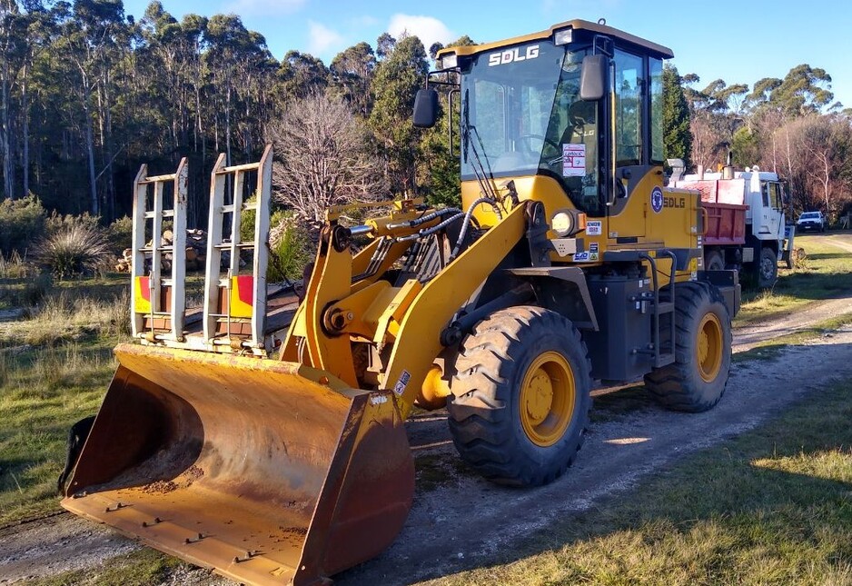 Blue Dot Excavations Pic 1 - 65 Tonne Wheel Loader