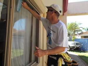 SEA THROUGH WINDOW CLEANING Pic 5