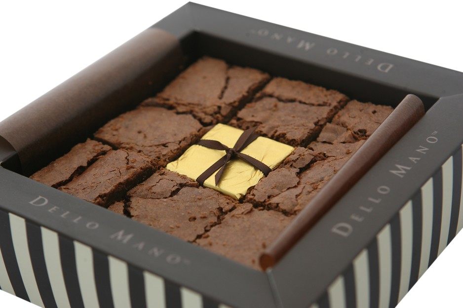 Dello Mano Pic 1 - Dello Mano Luxury Brownie Chocolate Gift Box We ship Australia and International The Original Brownie gift