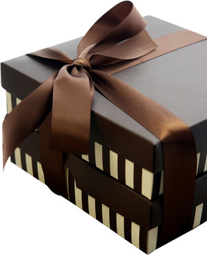 Dello Mano Pic 2 - Dello Mano Chocolate Gift Boxes are the perfect corporate and personal gift The elegant timeless chocolate packaging is a regular with Hollywood A Listers World Leaders