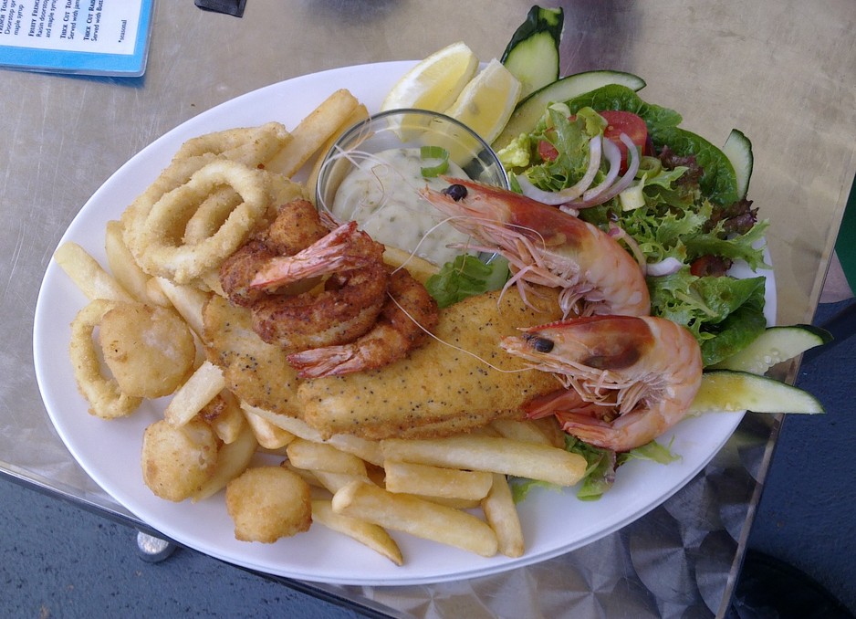 Temptations by the Water Pic 1 - MMMM fresh local seafood