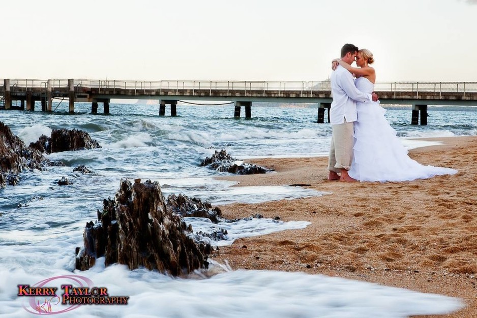 Kerry Taylor Photography Pic 1 - Kerry Taylor Photography Wedding location photos at Palm Cove Jetty