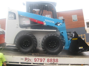 PD LANDSCAPING BOBCAT AND TIPPER HIRE SERVICES Pic 4