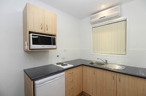 Browns Plains Motor Inn Pic 5 - All rooms features kitchenettes for your convenience