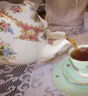 Lady Jane High Tea Pic 2 - Vintage Royal Albert tea pots