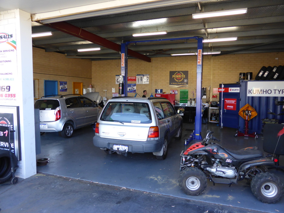 Pearsall's Autocare Pic 1