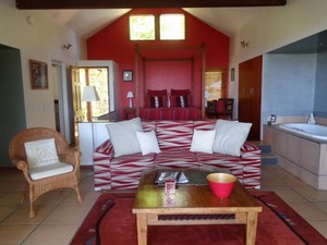 Mountain Edge Lodges Pic 3 - The Romantic Red Studio