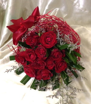 Blooms & Petals Florist Pic 5 - Beautiful romantic rose bouquets