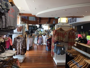 Billabong Pic 4 - Womens wear