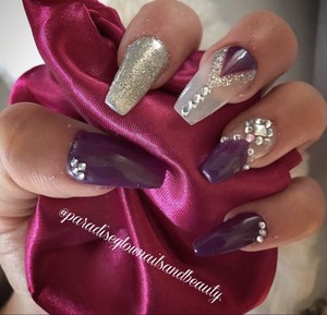 Paradise Glow Nails & Beauty Pic 4 - Coffin Shaped Nails Long Nails Silver diamonds nail art Glitter