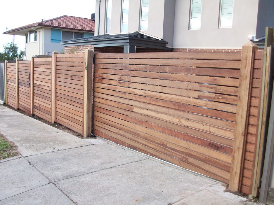 Sean Cain - Fencer Pic 1 - merbau fence