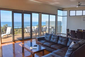 Lorne Holiday Stays Pic 4 - Lorne Holiday Stays Sheoak House Main Living Area