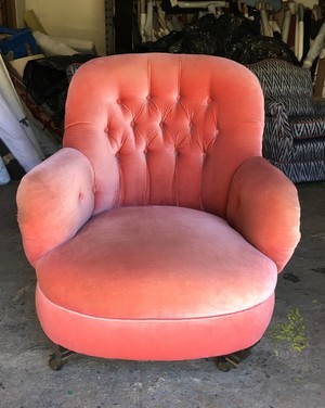 Able & Carriage Custom Upholstery Pic 3 - Button tub chair